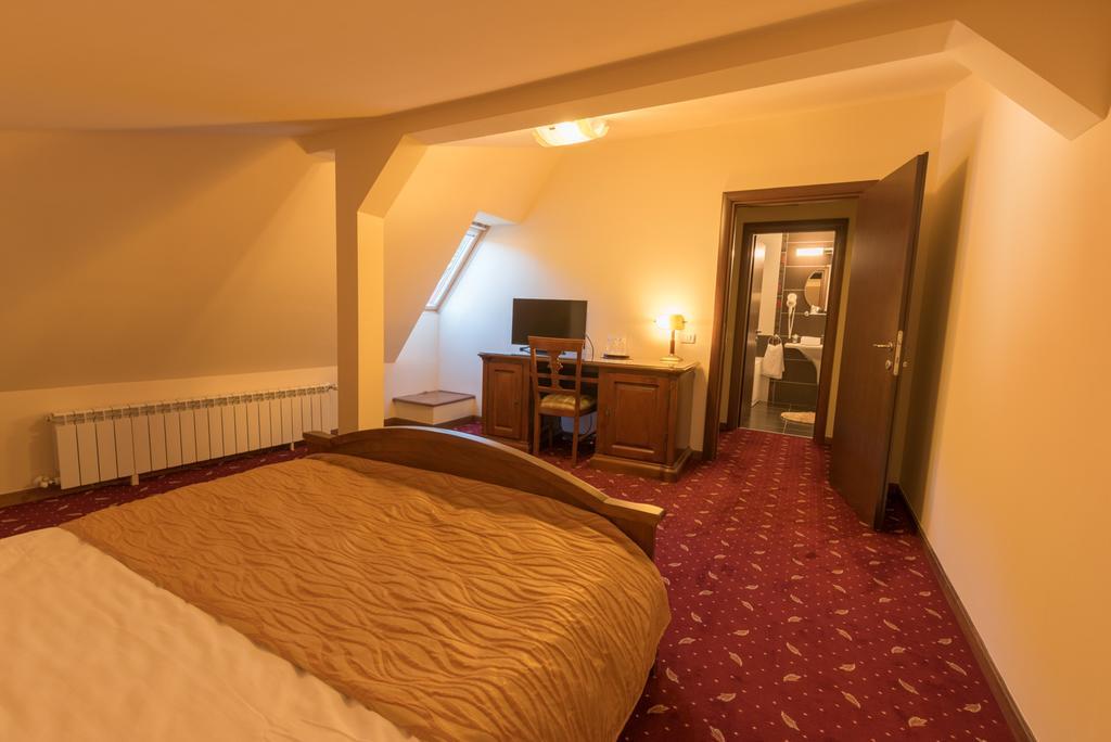 Edelweiss Poiana Hotels Poiana Brasov Room photo